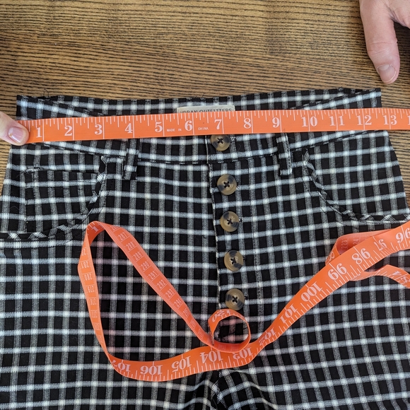 EUC Urban Outfitters UO Womens Size 0 XS Plaid Black White Button Front Pants - Picture 4 of 9